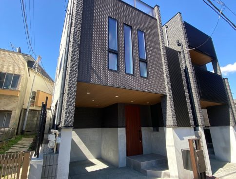 都営大江戸線「牛込柳町」駅<br/>新築戸建<br/>価格19,980万円<br/>駅9分　LDK25.3帖