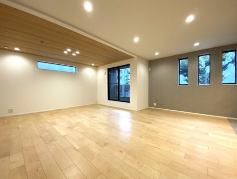 都営大江戸線「牛込柳町」駅<br/>新築戸建<br/>価格19,180万円～<br/>駅9分　全2棟